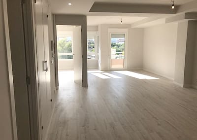 ¿PENSANDO EN COMPRAR UNA VIVIENDA?